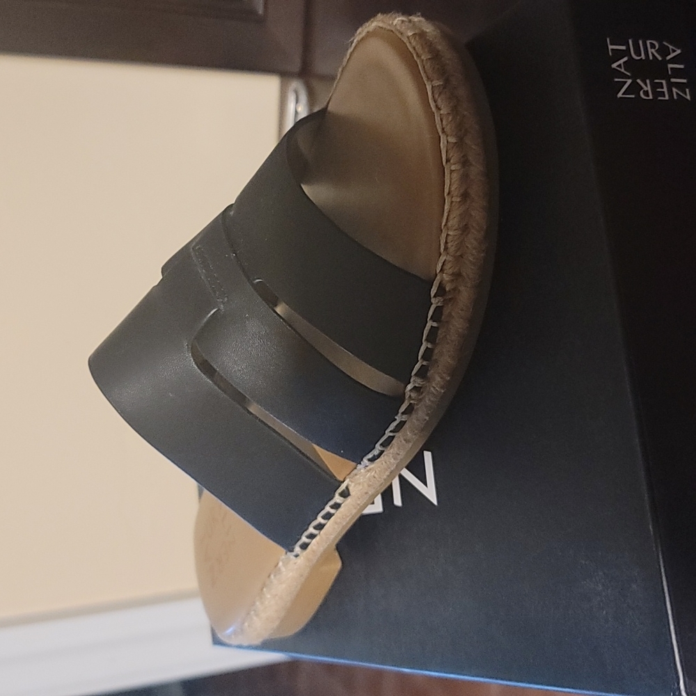 Naturalizer Leather Sandals, Size 7.5 M, Black